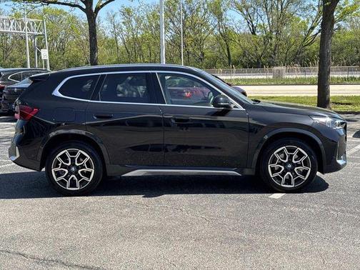 Black Sapphire Metallic 2025 BMW X1 xDrive28i