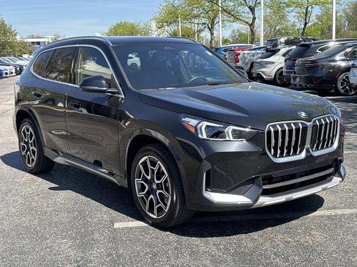 Black Sapphire Metallic 2025 BMW X1 xDrive28i