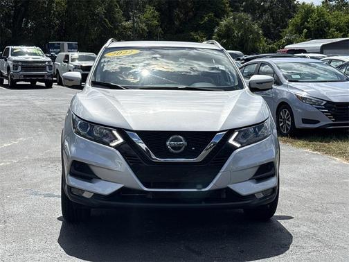 2022 Nissan Rogue Sport SV