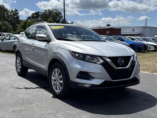 2022 Nissan Rogue Sport SV