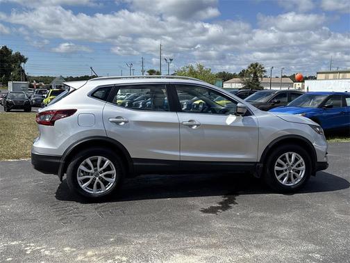 2022 Nissan Rogue Sport SV