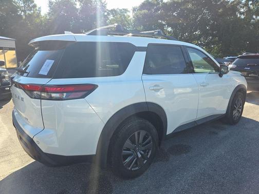 2022 Nissan Pathfinder SV 2WD