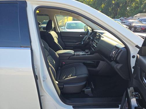 2022 Nissan Pathfinder SV 2WD
