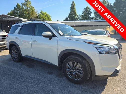 2022 Nissan Pathfinder SV 2WD