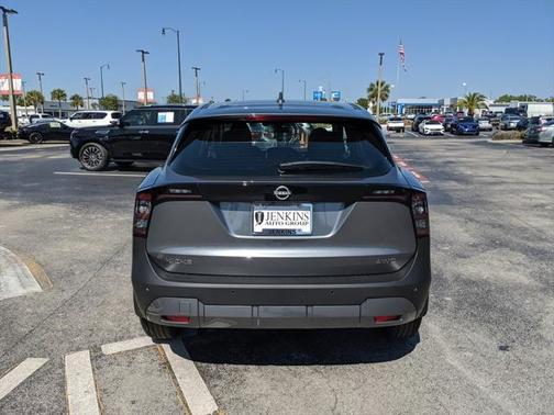 2025 Nissan Kicks S