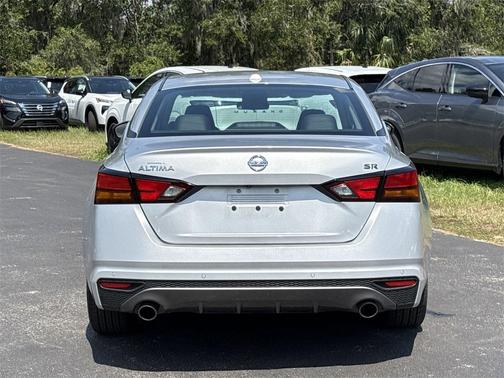 2022 Nissan Altima SR FWD