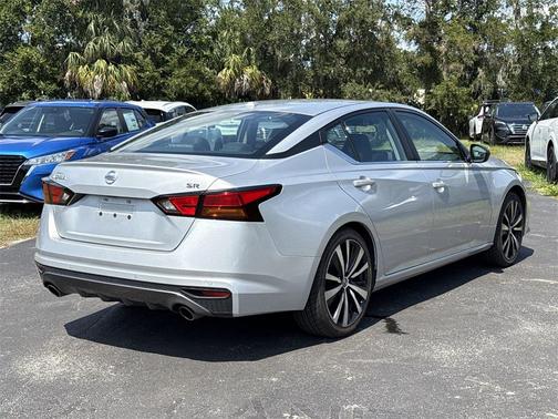 2022 Nissan Altima SR FWD