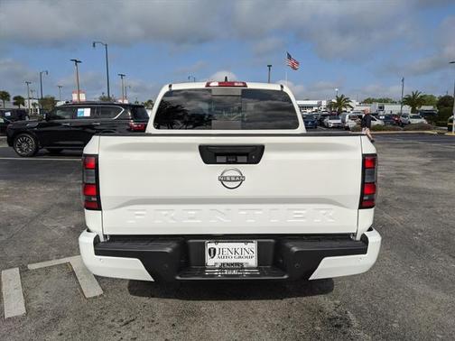 2025 Nissan Frontier SV
