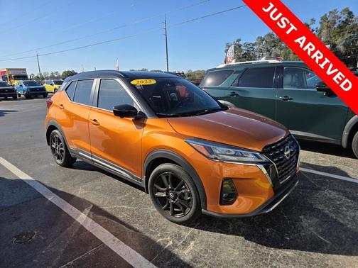 2023 Nissan Kicks SR