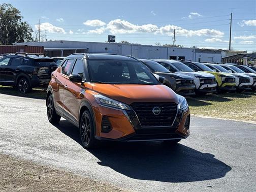 2023 Nissan Kicks SR