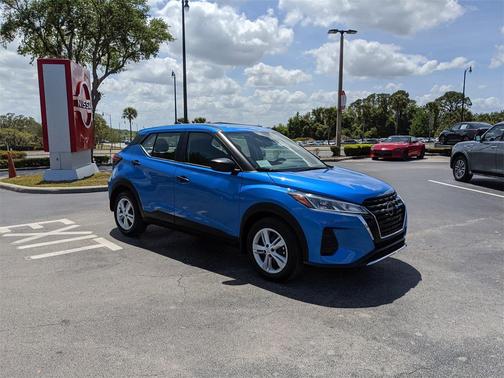2025 Nissan Kicks S