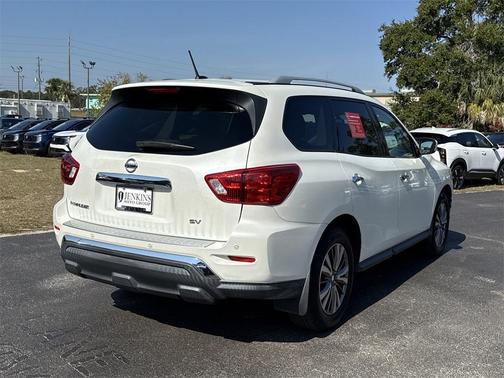 2018 Nissan Pathfinder SV