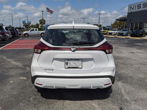 2025 Nissan Kicks S