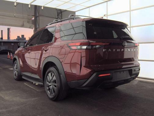 2023 Nissan Pathfinder SV FWD