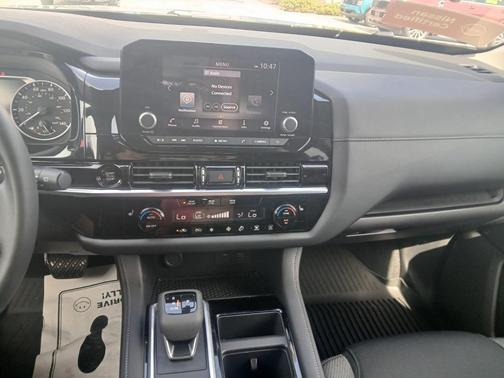 2025 Nissan Pathfinder SV FWD