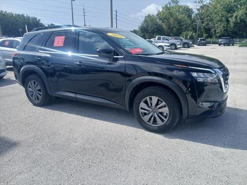 2025 Nissan Pathfinder SV FWD