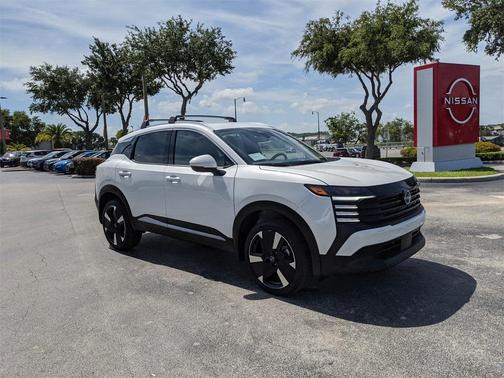 2025 Nissan Kicks SR