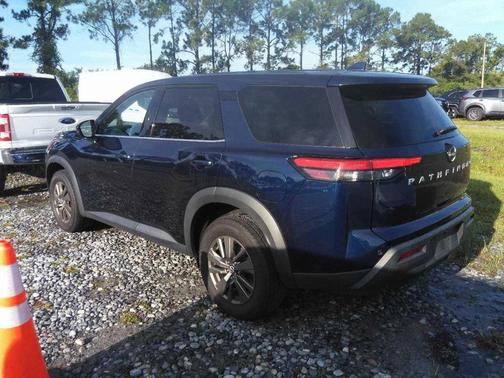 2022 Nissan Pathfinder S 4WD