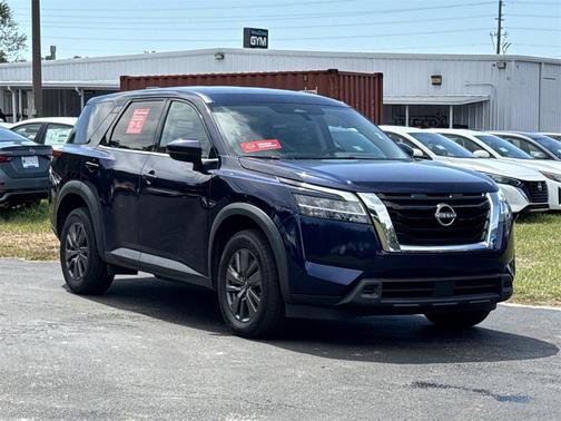 2022 Nissan Pathfinder S 4WD
