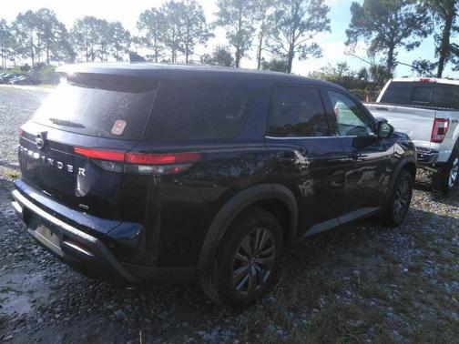2022 Nissan Pathfinder S 4WD