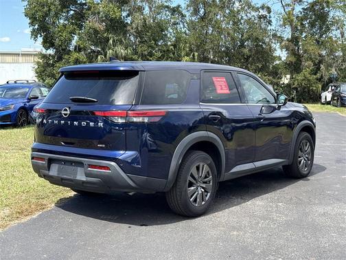 2022 Nissan Pathfinder S 4WD
