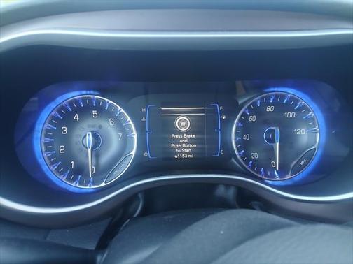 2022 Chrysler Voyager LX