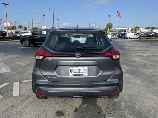 2025 Nissan Kicks S