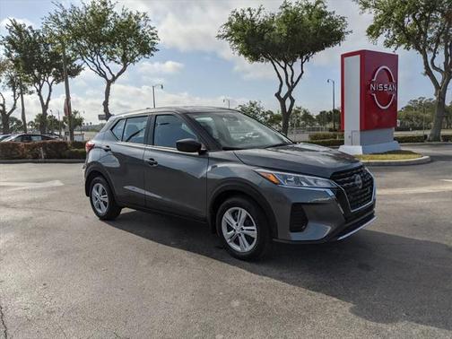 2025 Nissan Kicks S
