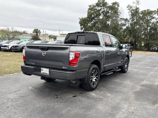 2023 Nissan Titan SV