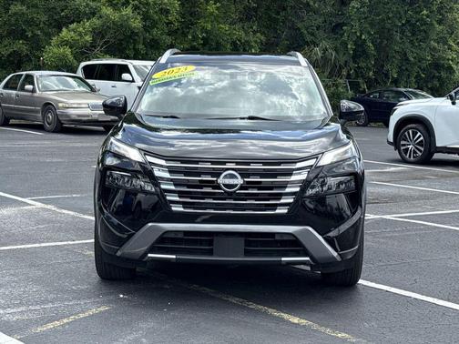 Super Black 2024 Nissan Rogue SL