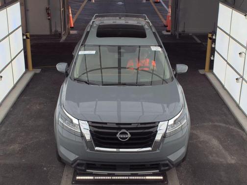 2024 Nissan Pathfinder Platinum FWD