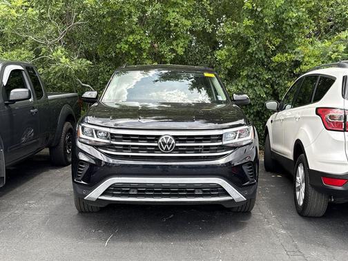 Deep Black Pearl 2021 Volkswagen Atlas 3.6L SE w/Technology