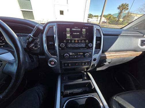 2020 Nissan Titan SL