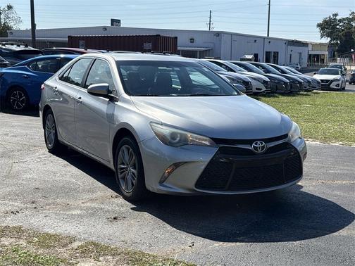 2016 Toyota Camry SE