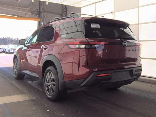 2024 Nissan Pathfinder SV FWD