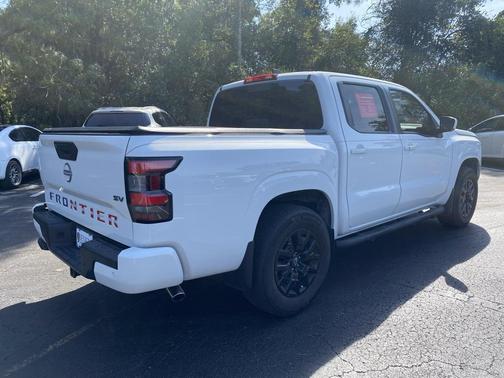 2023 Nissan Frontier SV