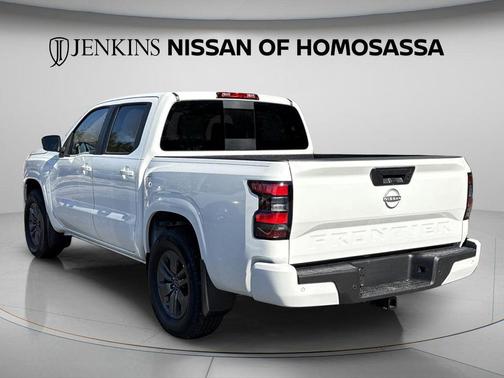 Glacier White 2026 Nissan Frontier SV