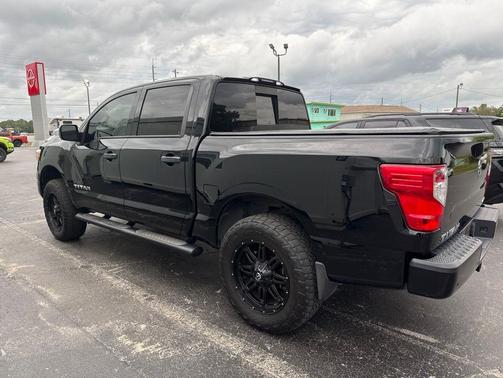 Super Black 2021 Nissan Titan S