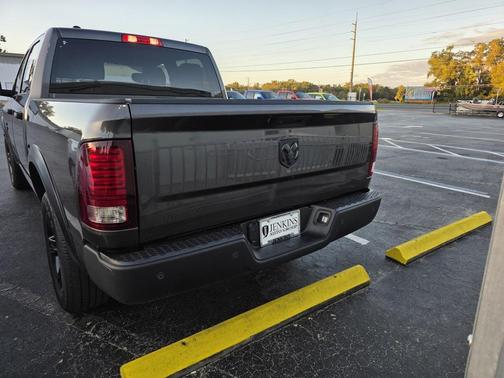 2024 RAM 1500 Classic Warlock Crew Cab 4x2 5'7' Box