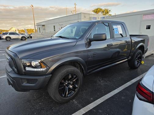 2024 RAM 1500 Classic Warlock Crew Cab 4x2 5'7' Box