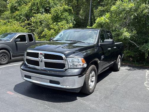 Diamond Black Crystal Pearlcoat 2024 RAM 1500 Classic SLT