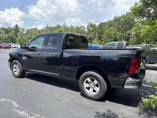 Diamond Black Crystal Pearlcoat 2024 RAM 1500 Classic SLT