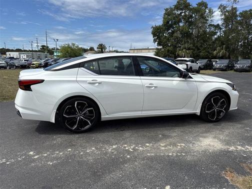 2025 Nissan Altima SR FWD