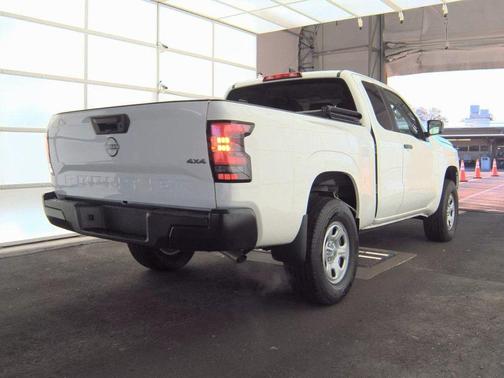 2023 Nissan Frontier S