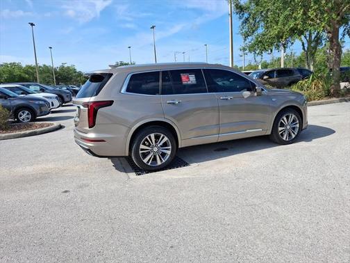 2022 Cadillac XT6 Premium Luxury FWD