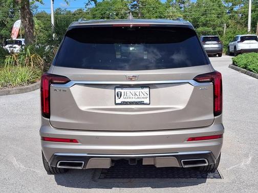 2022 Cadillac XT6 Premium Luxury FWD