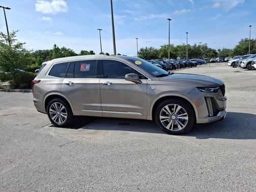 2022 Cadillac XT6 Premium Luxury FWD