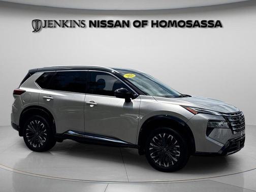 Champagne Silver Metallic/Super Black 2025 Nissan Rogue Platinum