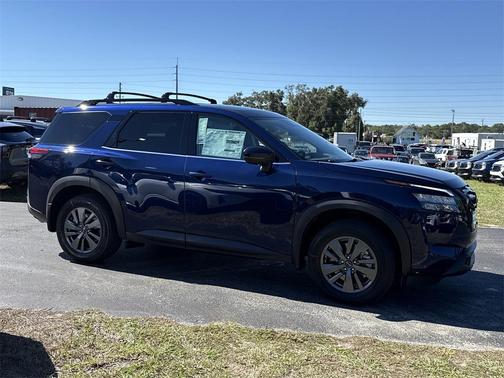 2025 Nissan Pathfinder SV FWD