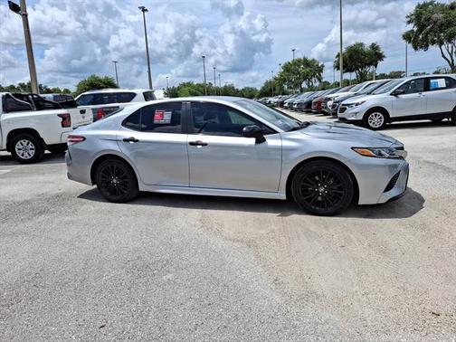 2020 Toyota Camry SE